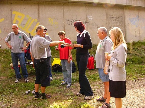 ADAST Open 2006 - Slavnostn zahjen doplnil Tom Henek slavnostnm ppitkem - skvl npad - pozdji jsme si odhlasovali, e takhle bude zanat kad trenink